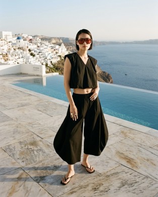 Avant Garde Balloon Cropped Black Μπλούζα