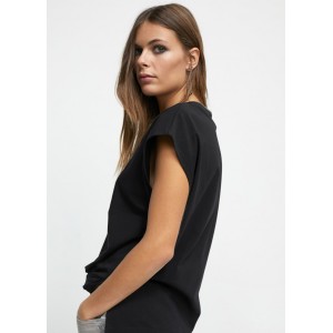 Lola Casademunt T-Shirt With Chain Detail Black Μπλούζα