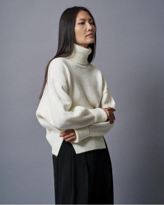 Tailor Made Oversized Knit Turtleneck Off White Πουλόβερ