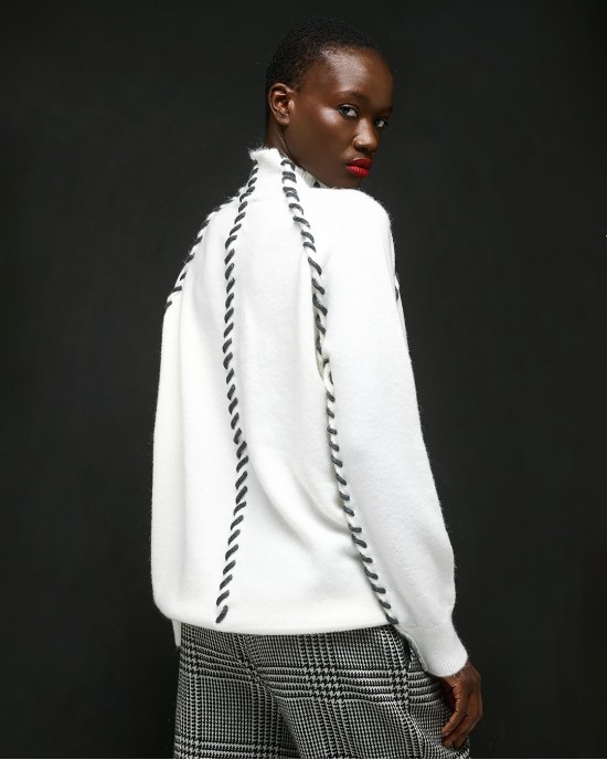 Tailor Made Knit With Extra Thread On Seams Off White Πουλόβερ