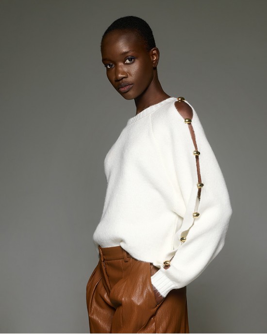 Tailor Made Knit Regal With Gold Buttons On Sleeves Off White Πουλόβερ