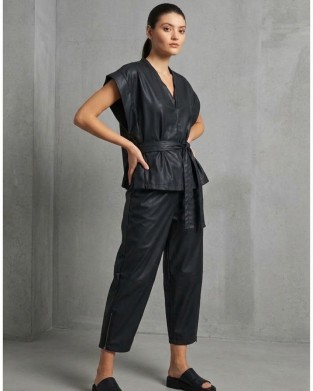 Zoya Faux Leather Belted Sleeveless Oversized Black Μπλούζα